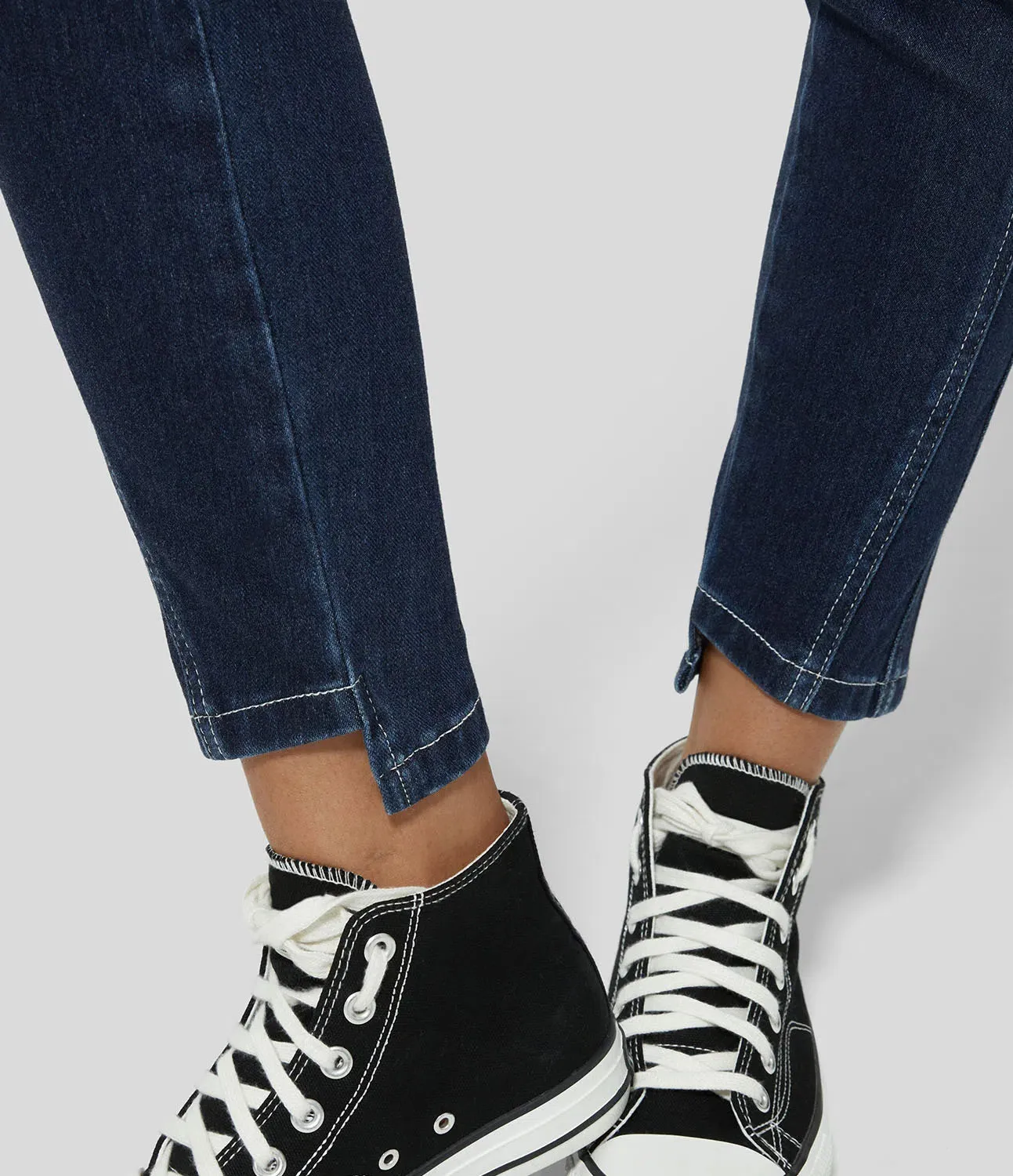 Mid Rise Button Zipper Multiple Pockets Stretchy Knit Casual Skinny Jeans