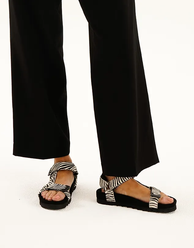 Sandal Tooth Wedge Zebra